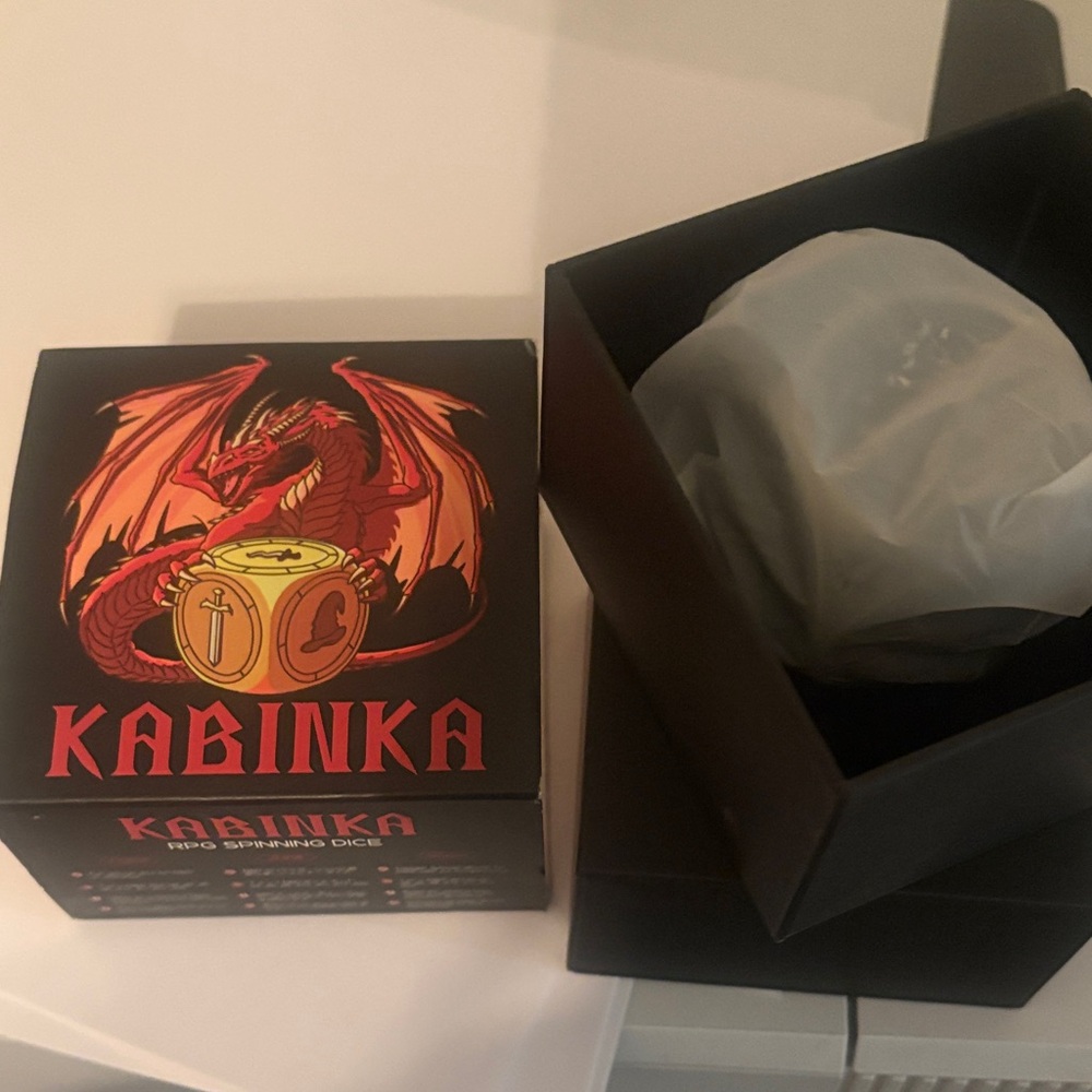 Kabinka Dragon Dice Box with Dragon Artwork